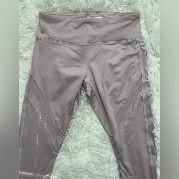 Forever 21 Mauve Mesh Cut Out Athletic Leggings Size XS - Picture 2 of 13